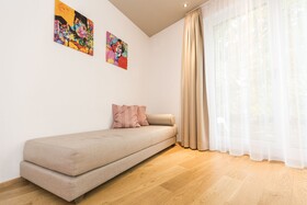 Room 5 Apartments