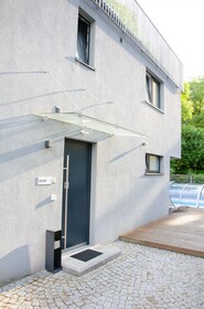 Room 5 Apartments