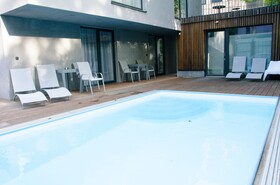 Room 5 Apartments