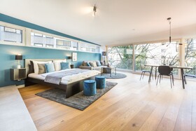 Room 5 Apartments