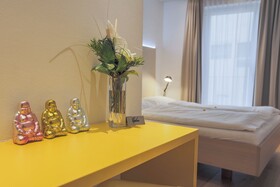 Room 5 Apartments