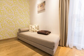 Room 5 Apartments