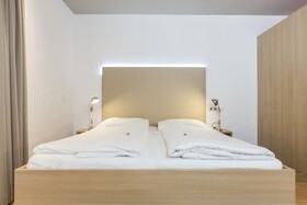 Room 5 Apartments