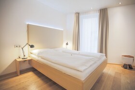 Room 5 Apartments