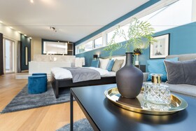Room 5 Apartments