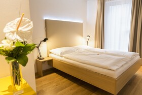 Room 5 Apartments