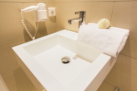 Room 5 Apartments