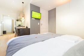 Room 5 Apartments