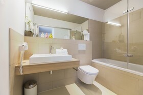 Room 5 Apartments