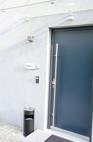 Room 5 Apartments