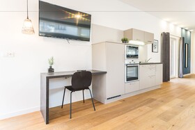Room 5 Apartments