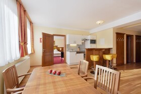 Apartments Hotel Cella Central