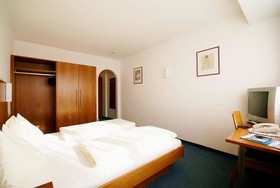 Lakeside Luxury Apartments