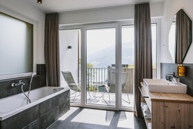 Nikolaus by AvenidA Panoramic Wellness Suites