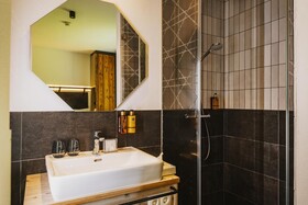 Nikolaus by AvenidA Panoramic Wellness Suites