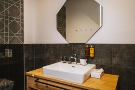 Nikolaus by AvenidA Panoramic Wellness Suites