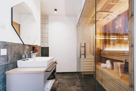 Nikolaus by AvenidA Panoramic Wellness Suites