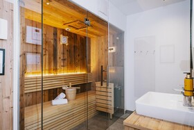 Nikolaus by AvenidA Panoramic Wellness Suites