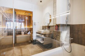 Nikolaus by AvenidA Panoramic Wellness Suites
