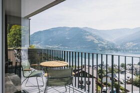 Nikolaus by AvenidA Panoramic Wellness Suites
