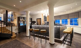 Two Timez Boutique Hotel