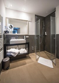 Two Timez Boutique Hotel