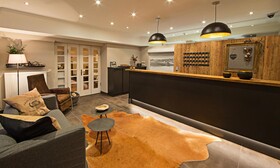 Two Timez Boutique Hotel