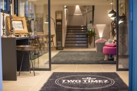 Two Timez Boutique Hotel