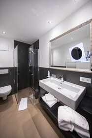 Two Timez Boutique Hotel