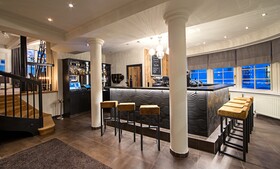 Two Timez Boutique Hotel