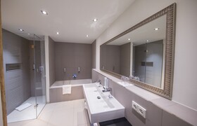 Two Timez Boutique Hotel