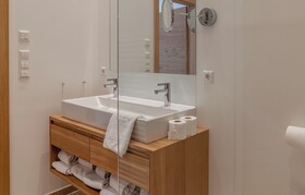 Skylodge Alpine Homes