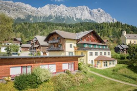Wirtshaus & Dorfhotel Mayer