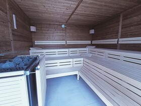 Hotel AVIVA make friends