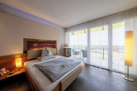 Hotel AVIVA make friends