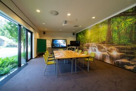 Hotel AVIVA make friends