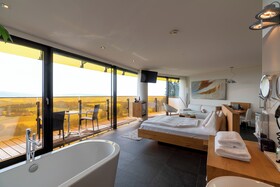 Hotel AVIVA make friends