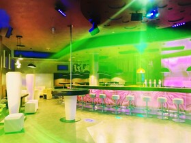 Hotel AVIVA make friends