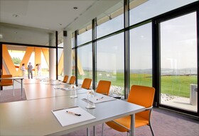 Hotel AVIVA make friends