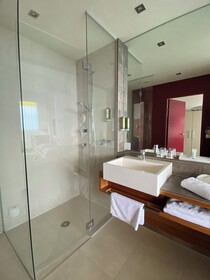 Hotel AVIVA make friends