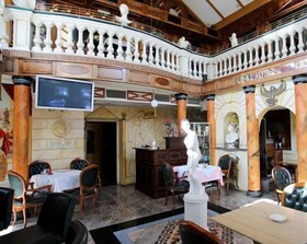 Hoeckner Plaza Hotel