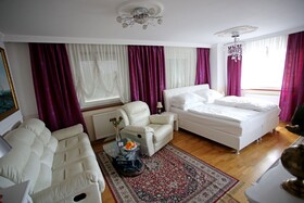 Hoeckner Plaza Hotel