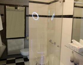 Hoeckner Plaza Hotel