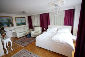 Hoeckner Plaza Hotel