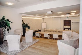 Iris Porsche Hotel & Restaurant