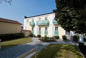 Biedermeier Hof