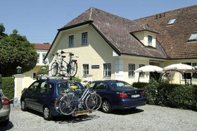 Biedermeier Hof