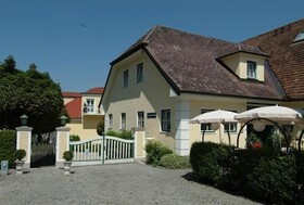 Biedermeier Hof