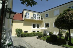Biedermeier Hof