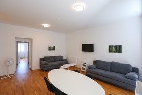4 Beds & More Apartments